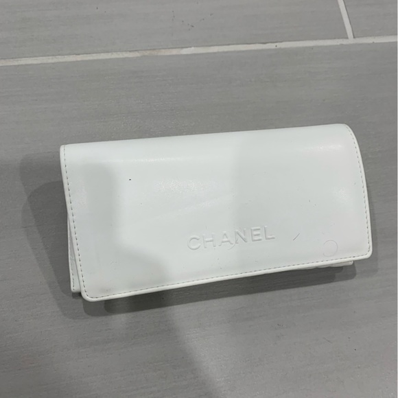 Chanel black/beige rectangle sunglasses - Picture 2 of 6